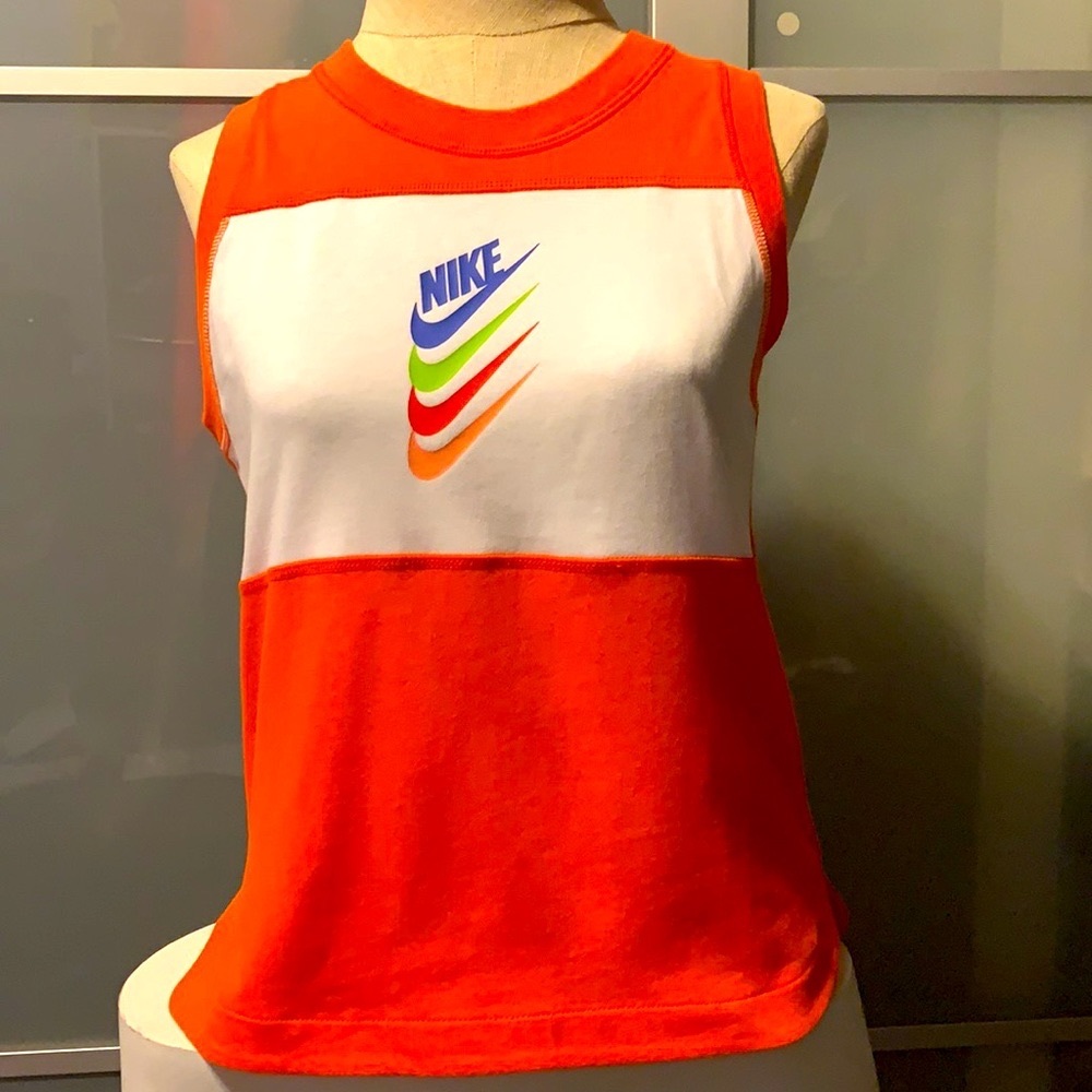 Nike Top - Picture 2 of 4